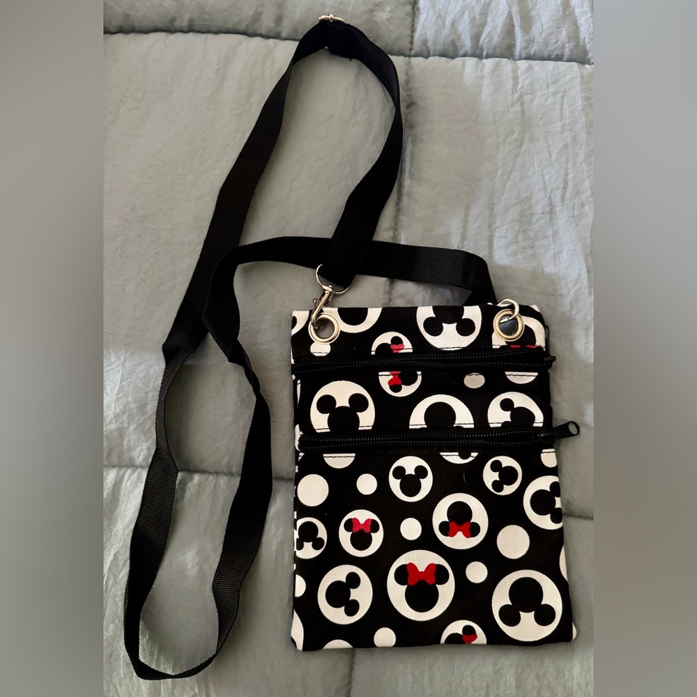 ‼️ LAST CALL ‼️ Disney Crossbody Bag w Adjustable Strap ~ Like New